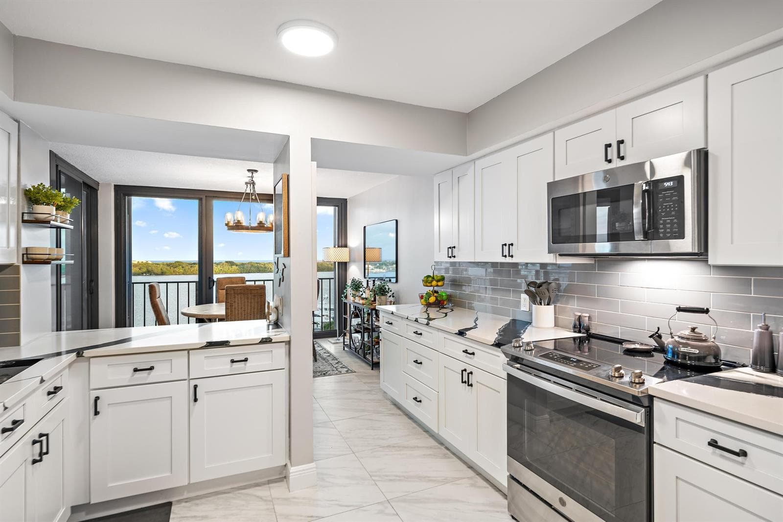 124 Lakeshore Drive 9290 photo 19