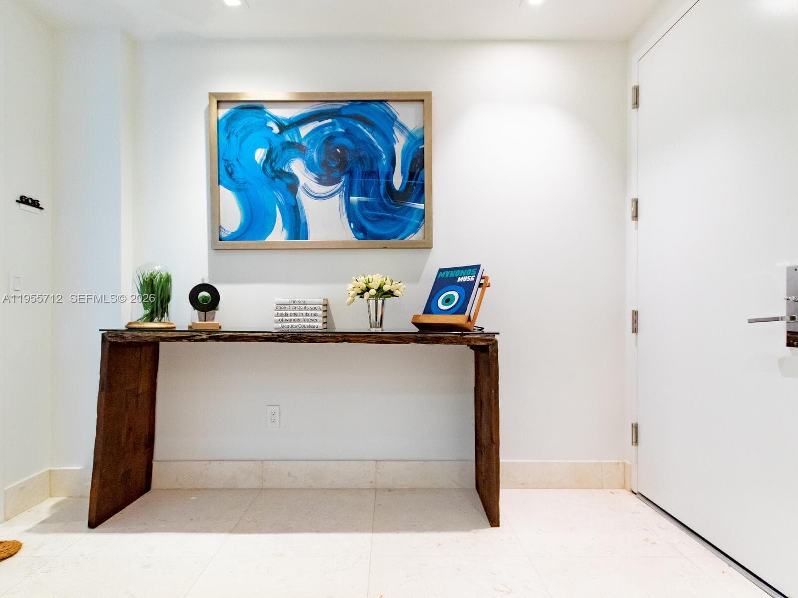 360 Ocean Dr 606S photo 2