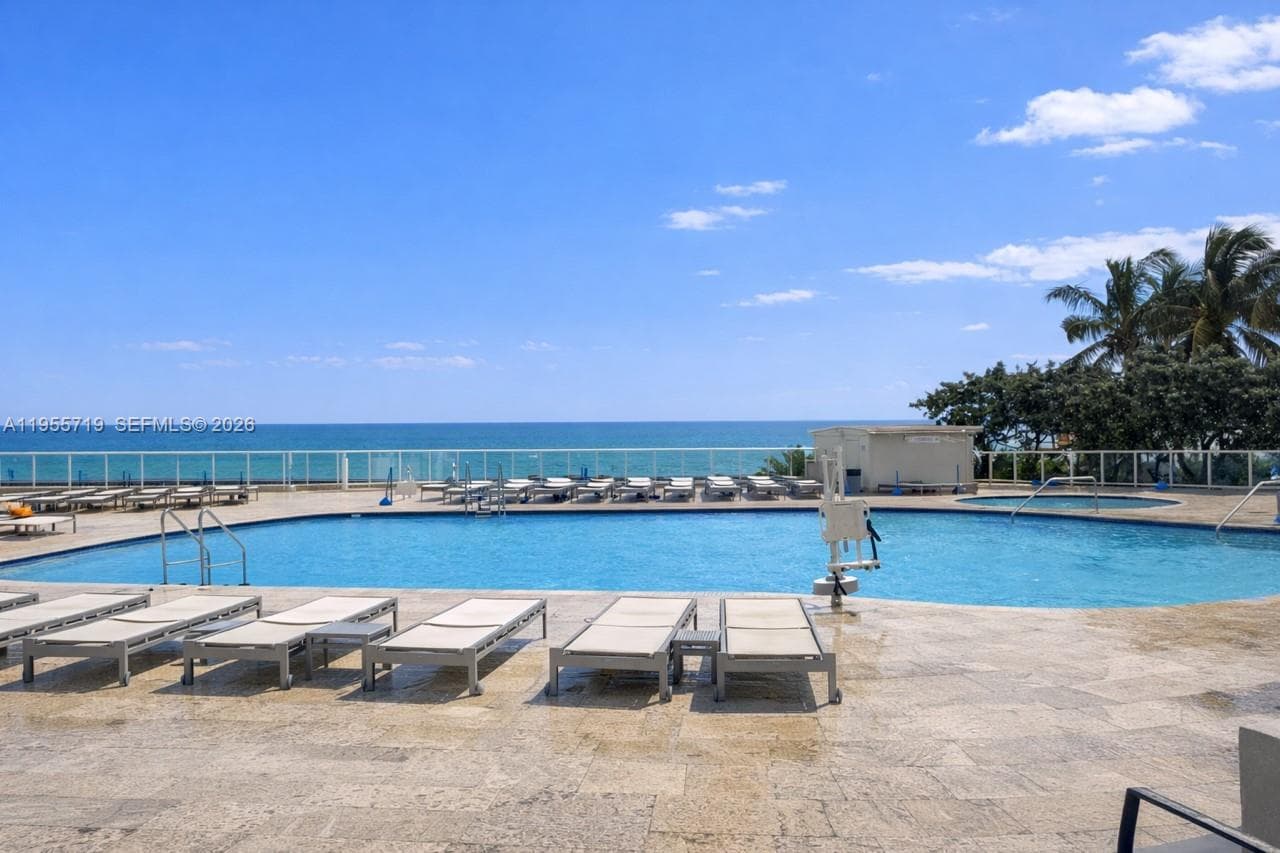 19201 Collins Ave 1103 photo 12