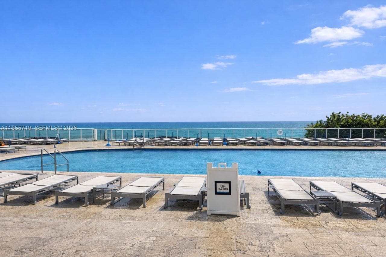 19201 Collins Ave 1103 photo 11