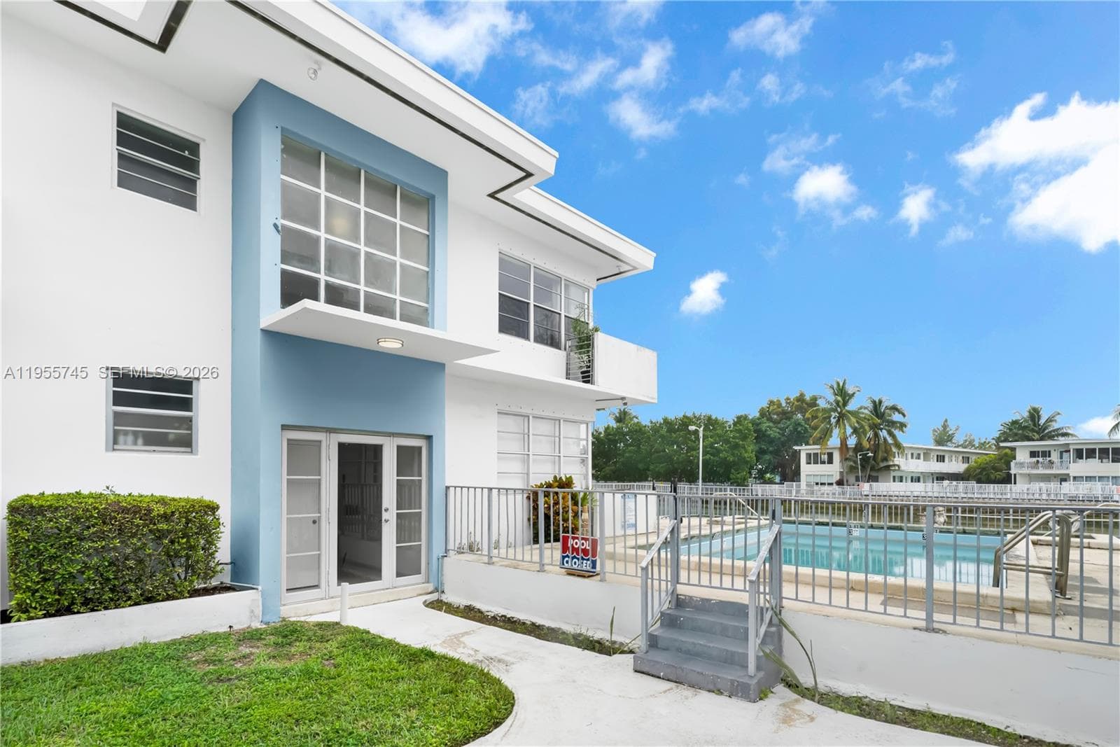 200 S Shore Dr 12 photo 2