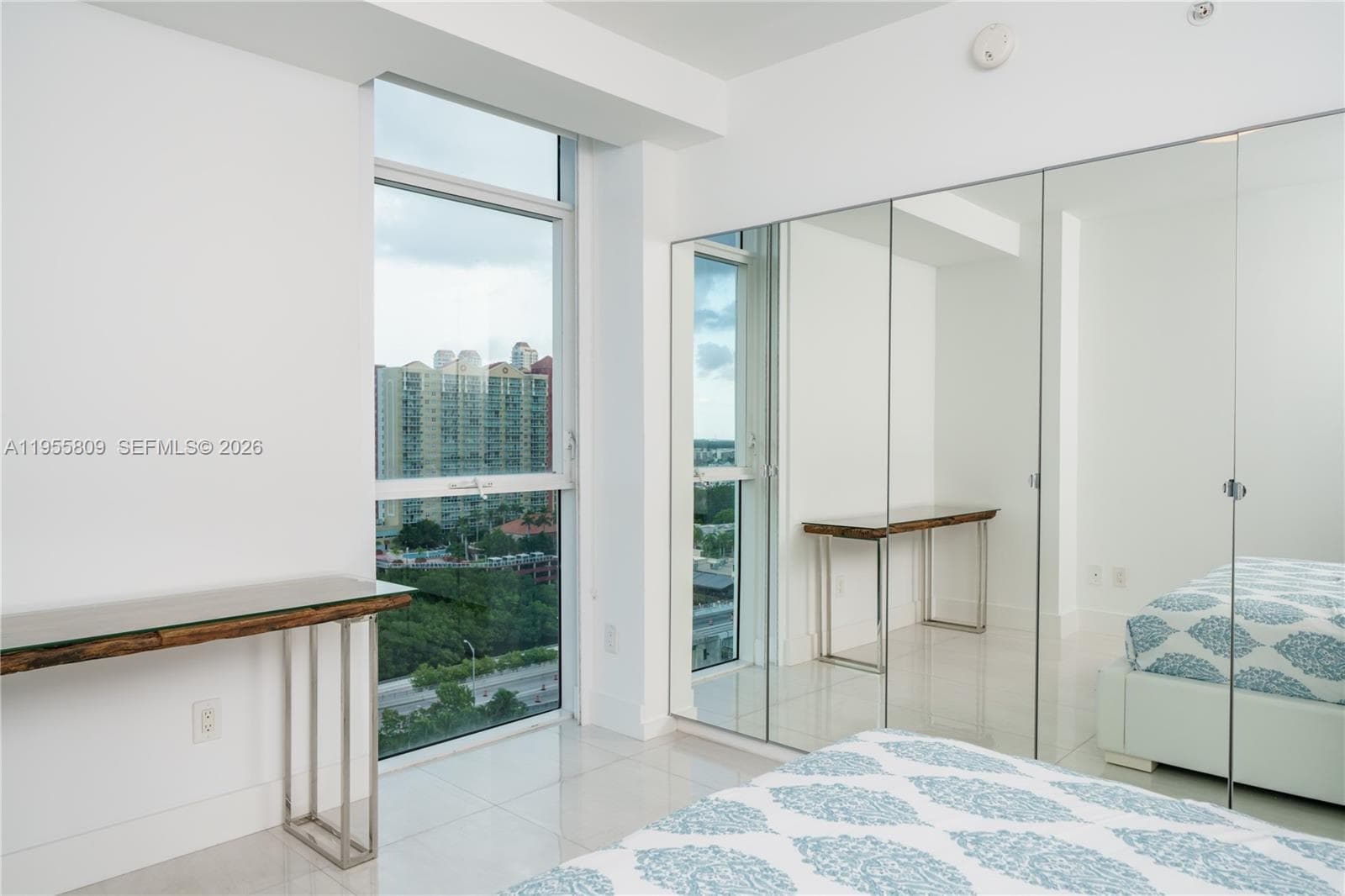 400 Sunny Isles Blvd 1704 photo 23