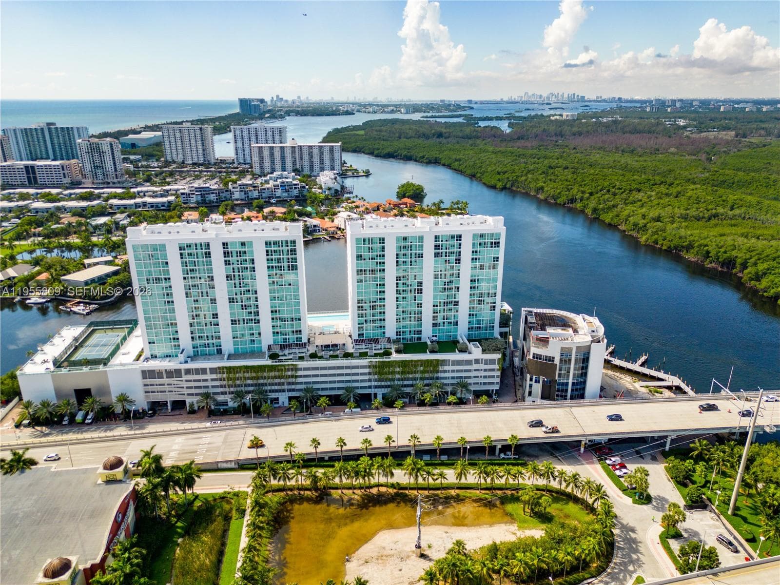400 Sunny Isles Blvd 1704 photo 2