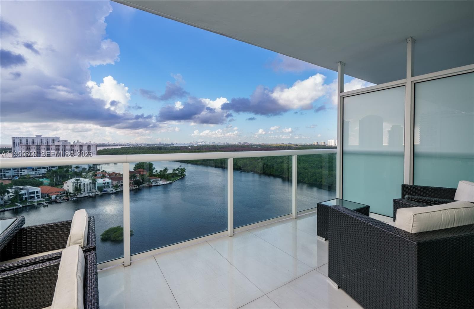 400 Sunny Isles Blvd 1704 photo 5