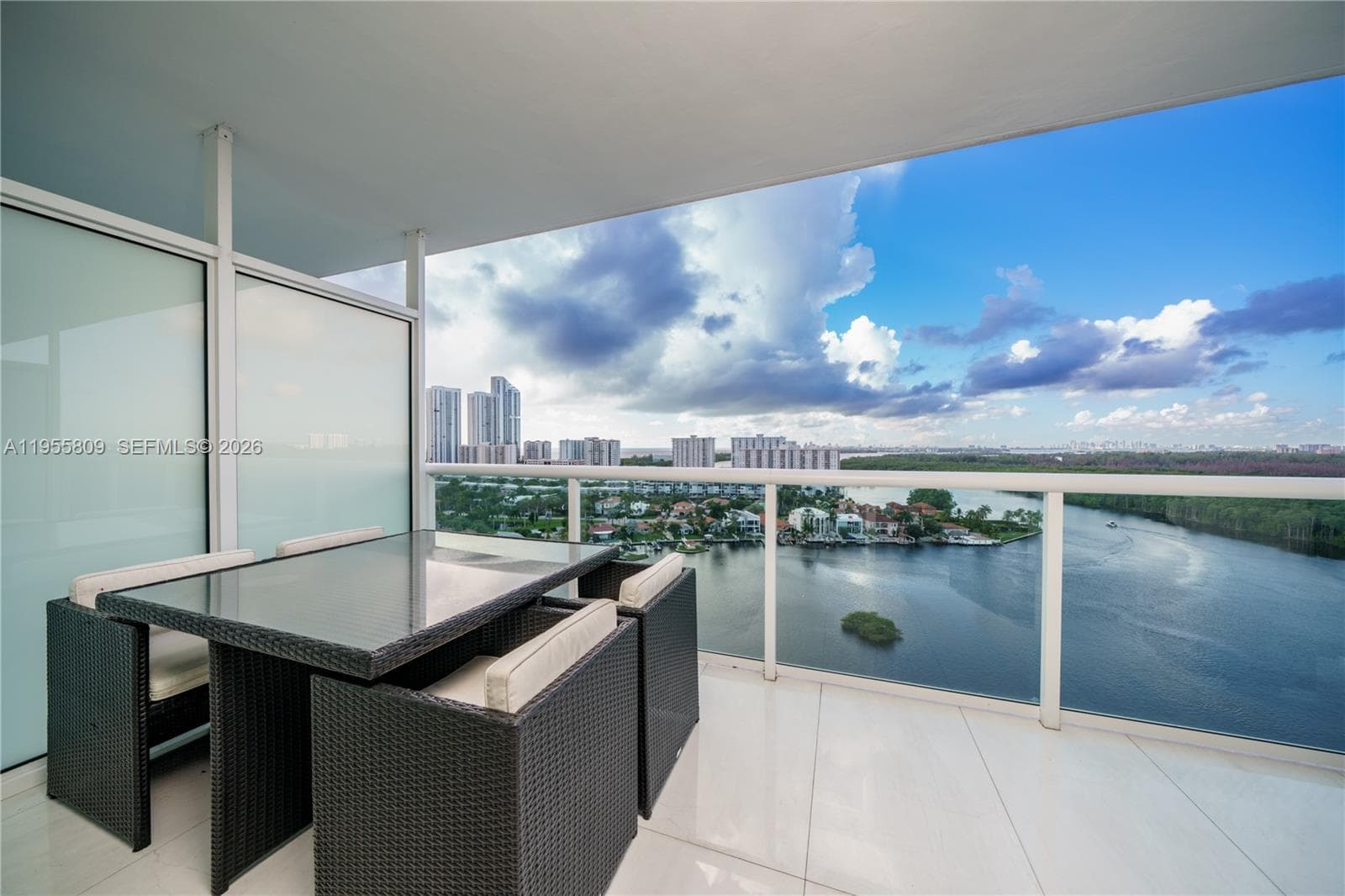 400 Sunny Isles Blvd 1704 photo 4