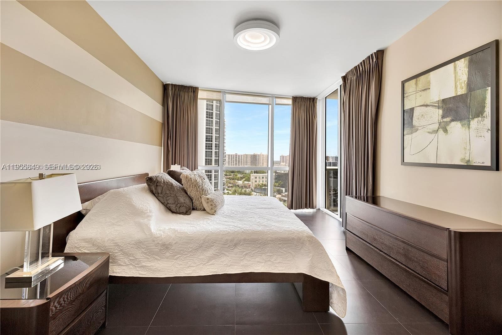 18201 Collins Ave 1507 photo 10