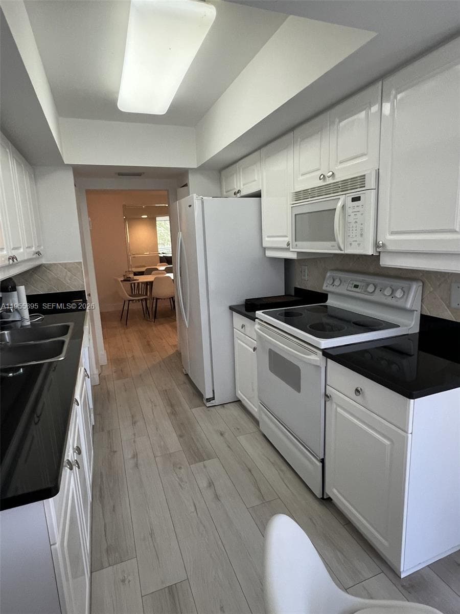 21205 Yacht Club Dr 507 photo 7