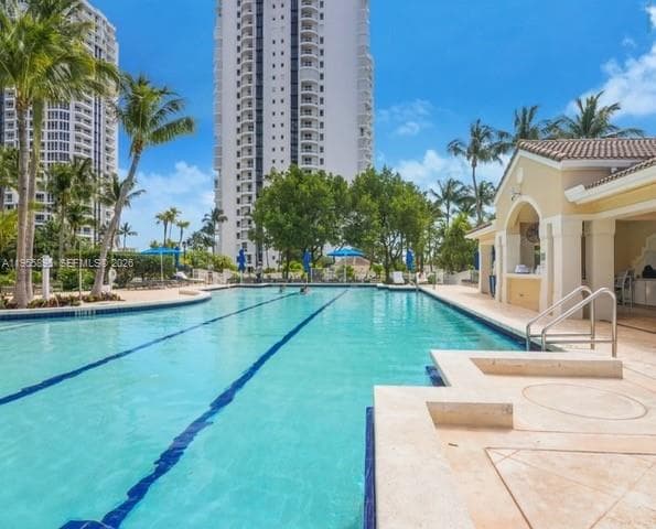 21205 Yacht Club Dr 507 photo 8