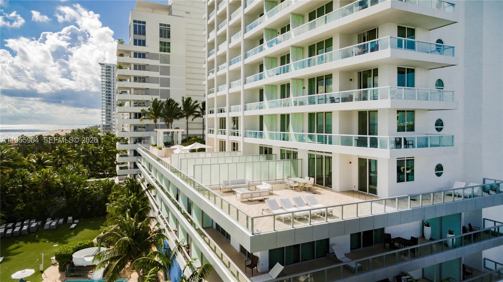 4391 Collins Ave 509/510 photo 9