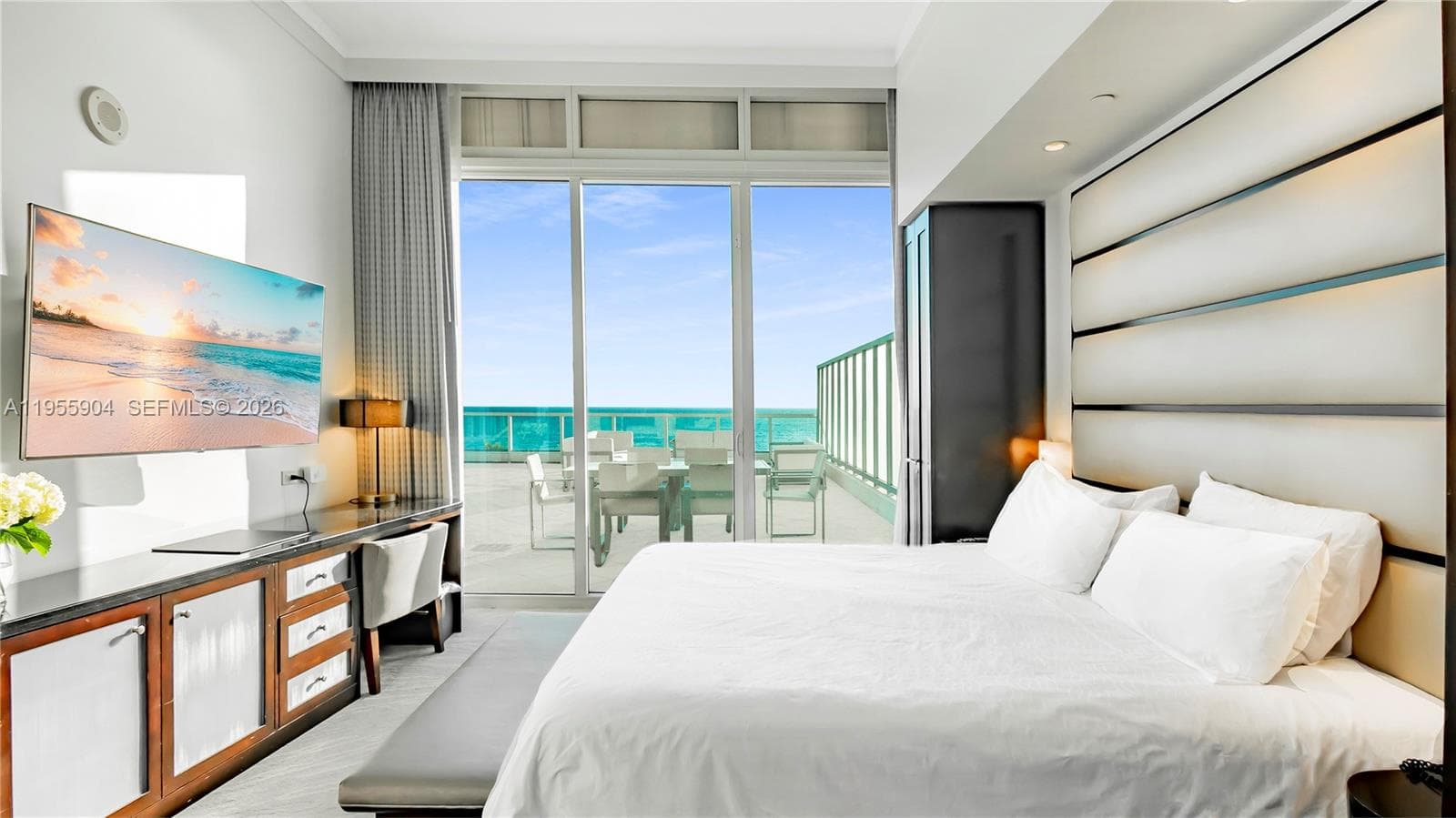 4391 Collins Ave 509/510 photo 18