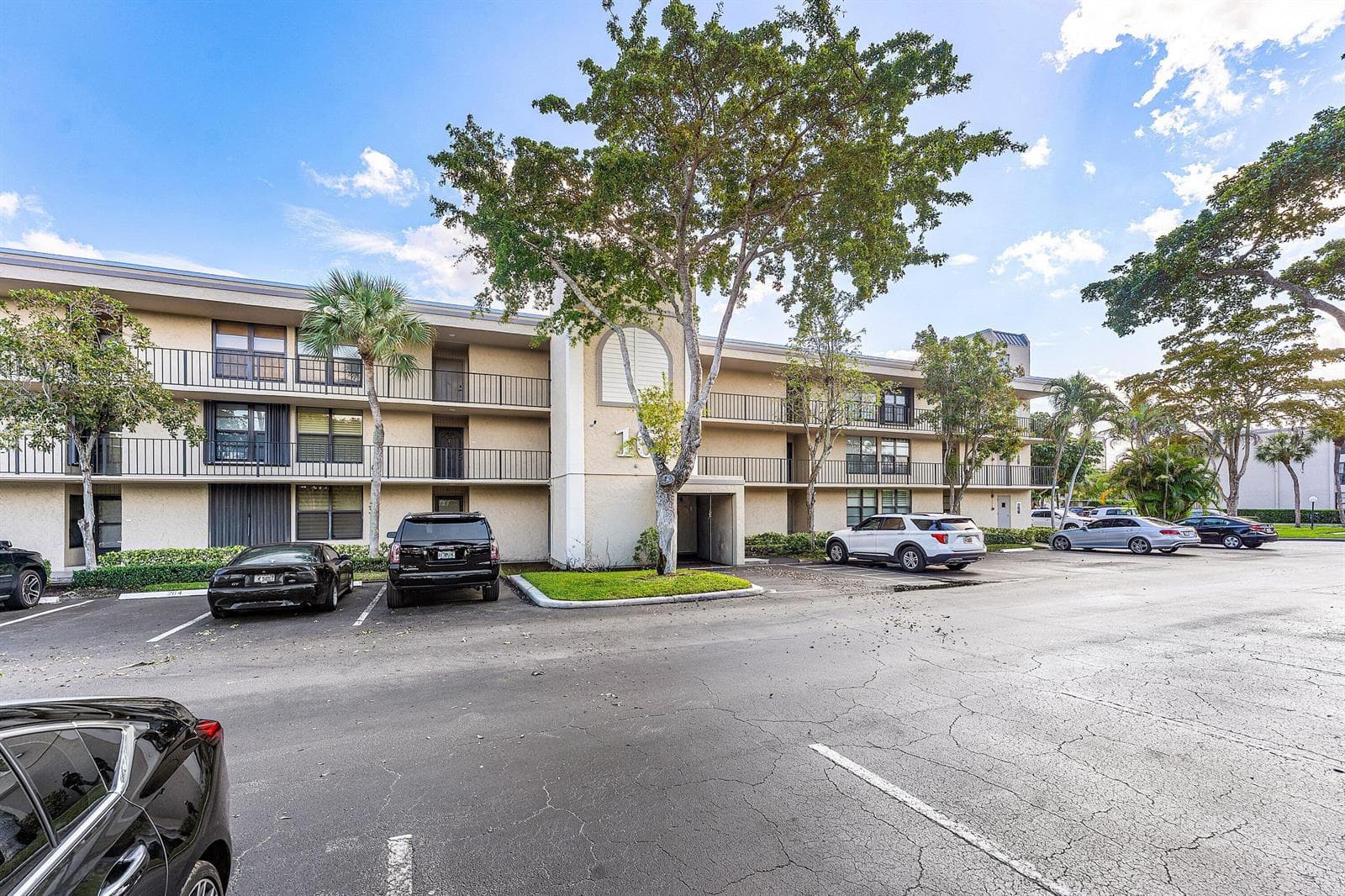 10 Royal Palm Way 203 photo 9