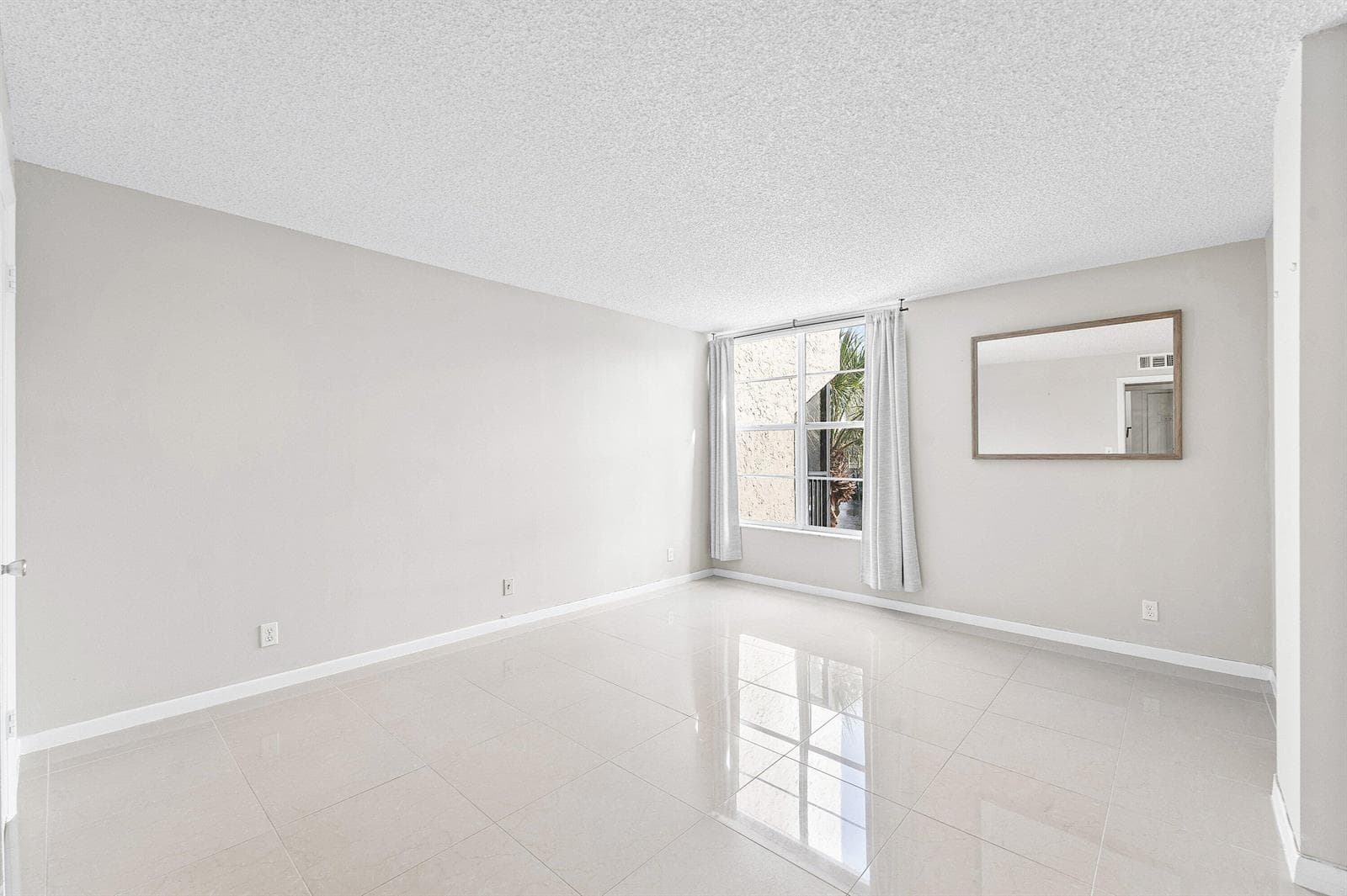 10 Royal Palm Way 203 photo 24