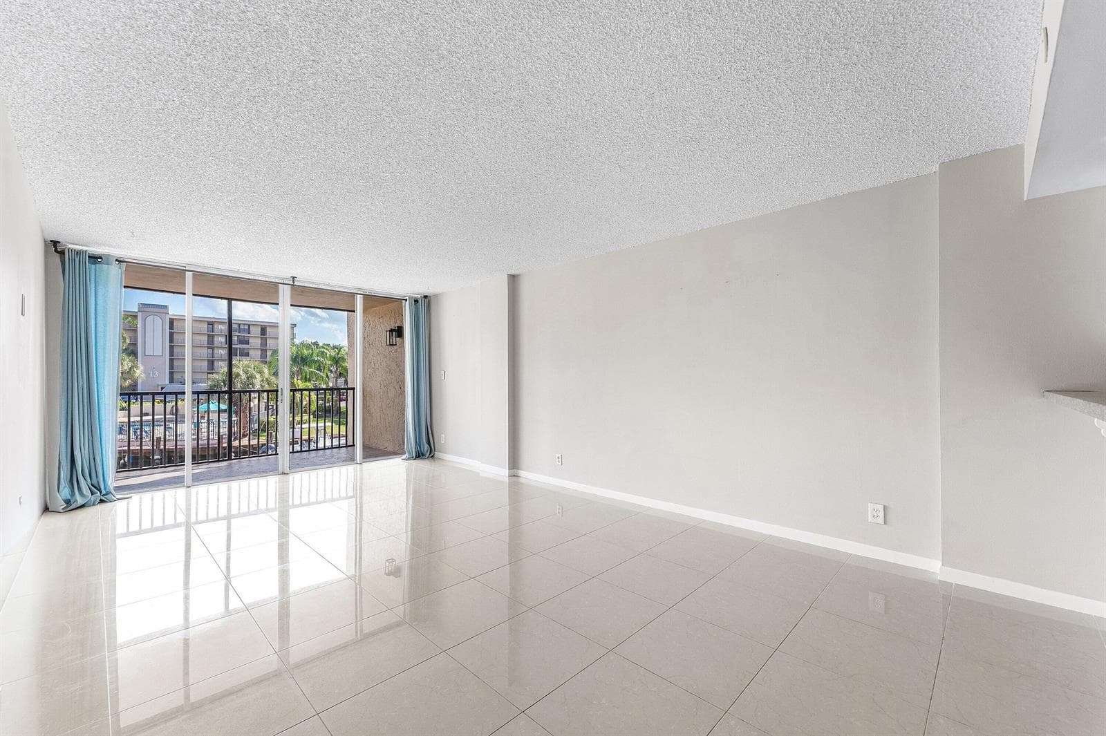 10 Royal Palm Way 203 photo 14