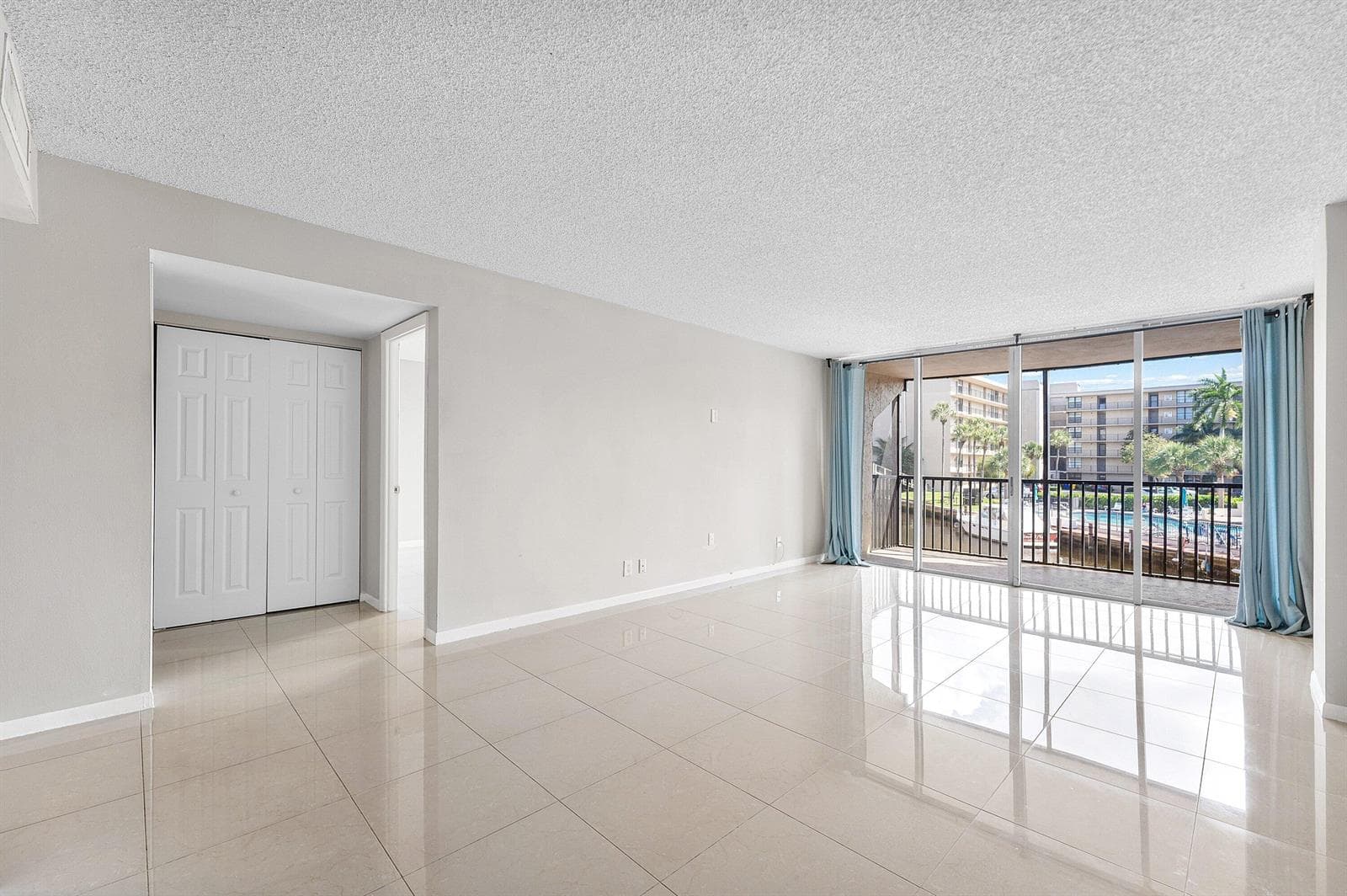 10 Royal Palm Way 203 photo 15