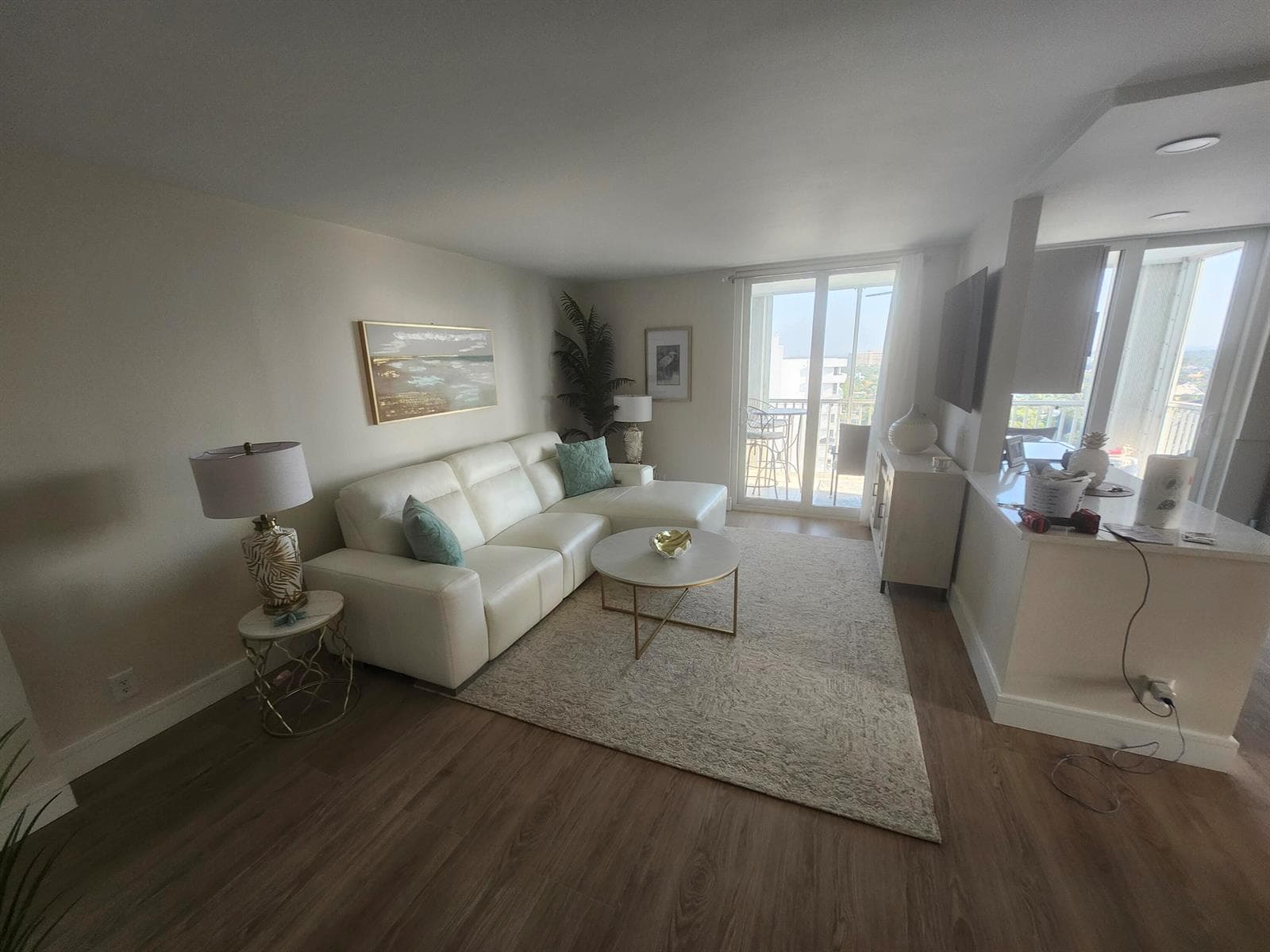 1505 N Riverside Drive 1108 photo 5