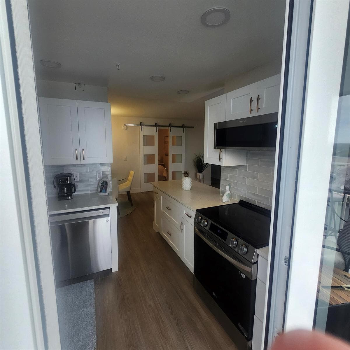 1505 N Riverside Drive 1108 photo 9