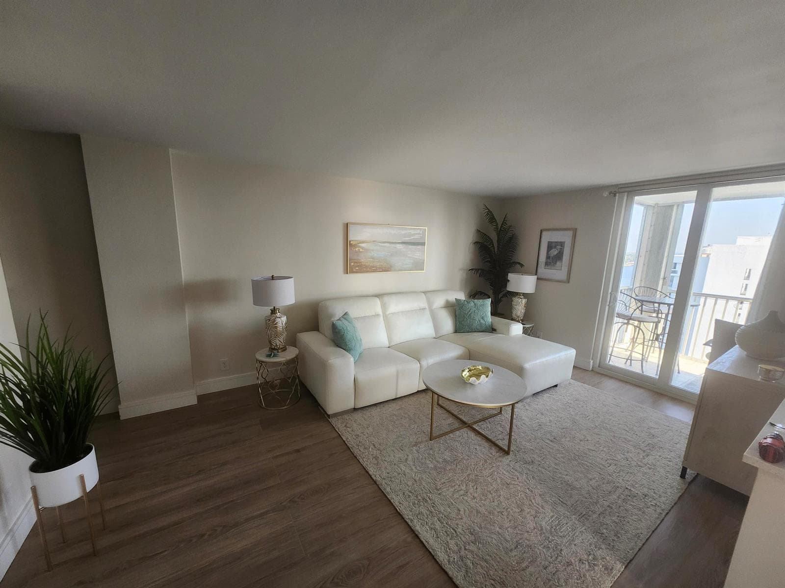 1505 N Riverside Drive 1108 photo 4