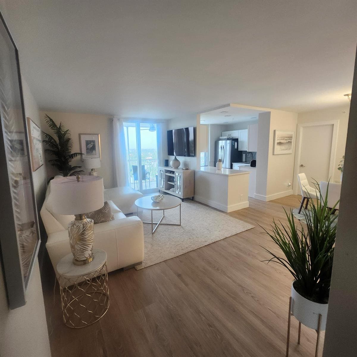 1505 N Riverside Drive 1108 photo 8