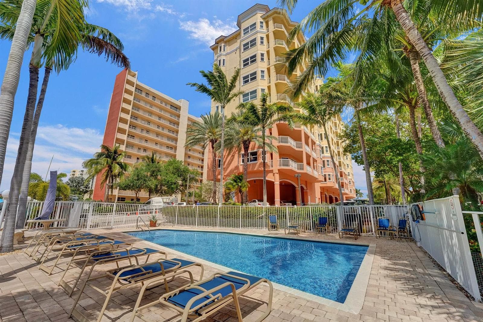 1395 S Ocean Boulevard 402 photo 23