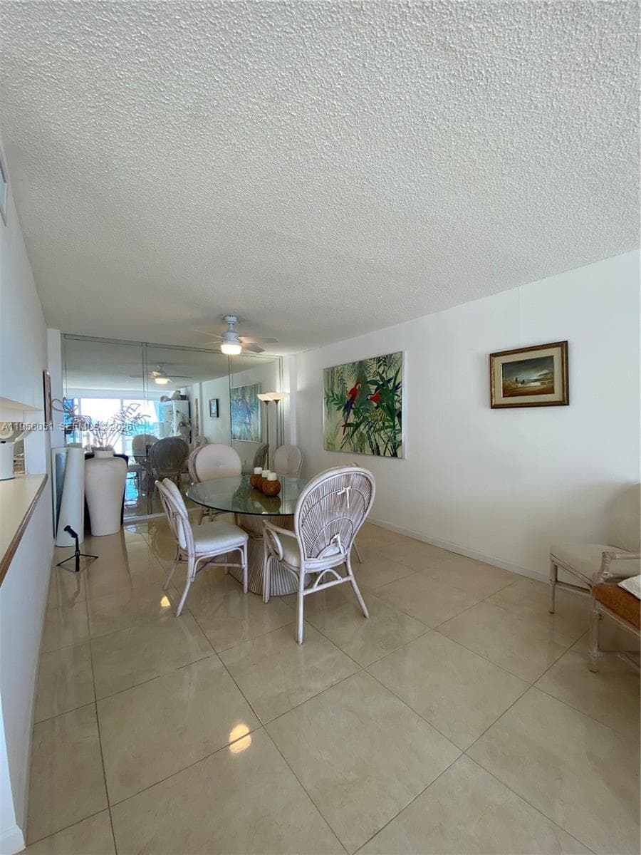 1105 photo 16