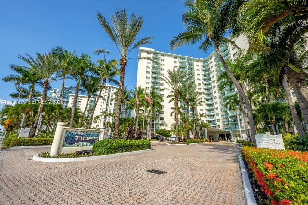 3901 S Ocean Dr PH16R photo 4