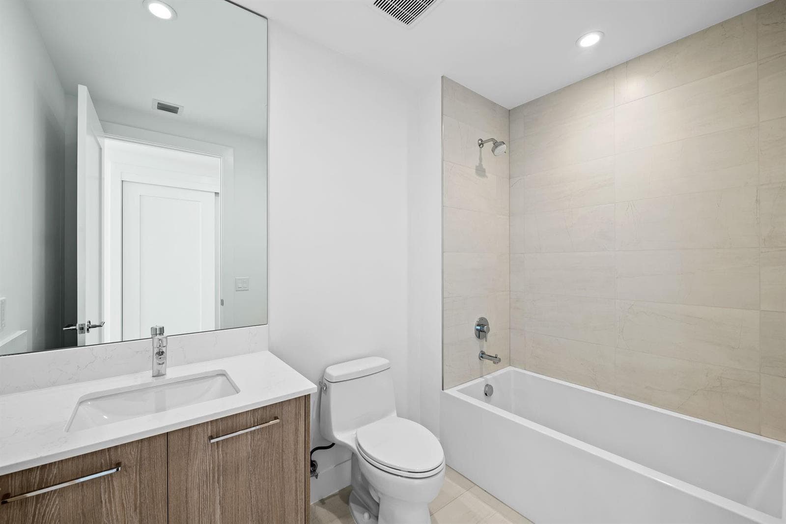 153 N Seabreeze Boulevard 2404-s photo 16