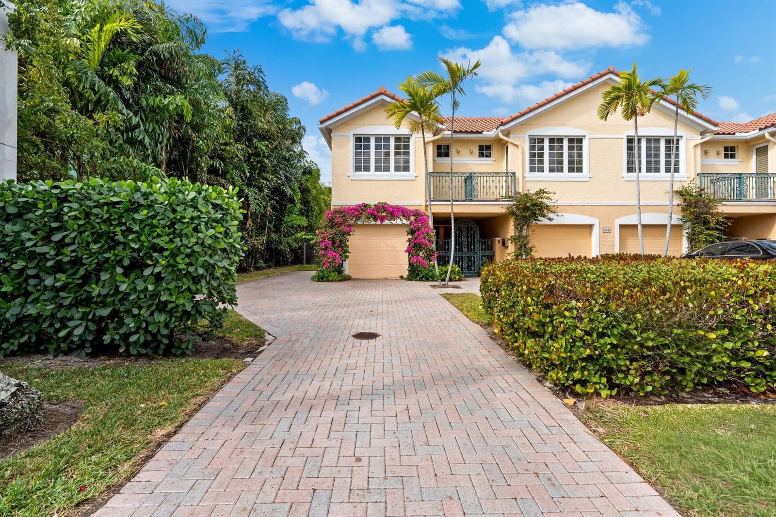 336 Venetian Drive 1 photo 3