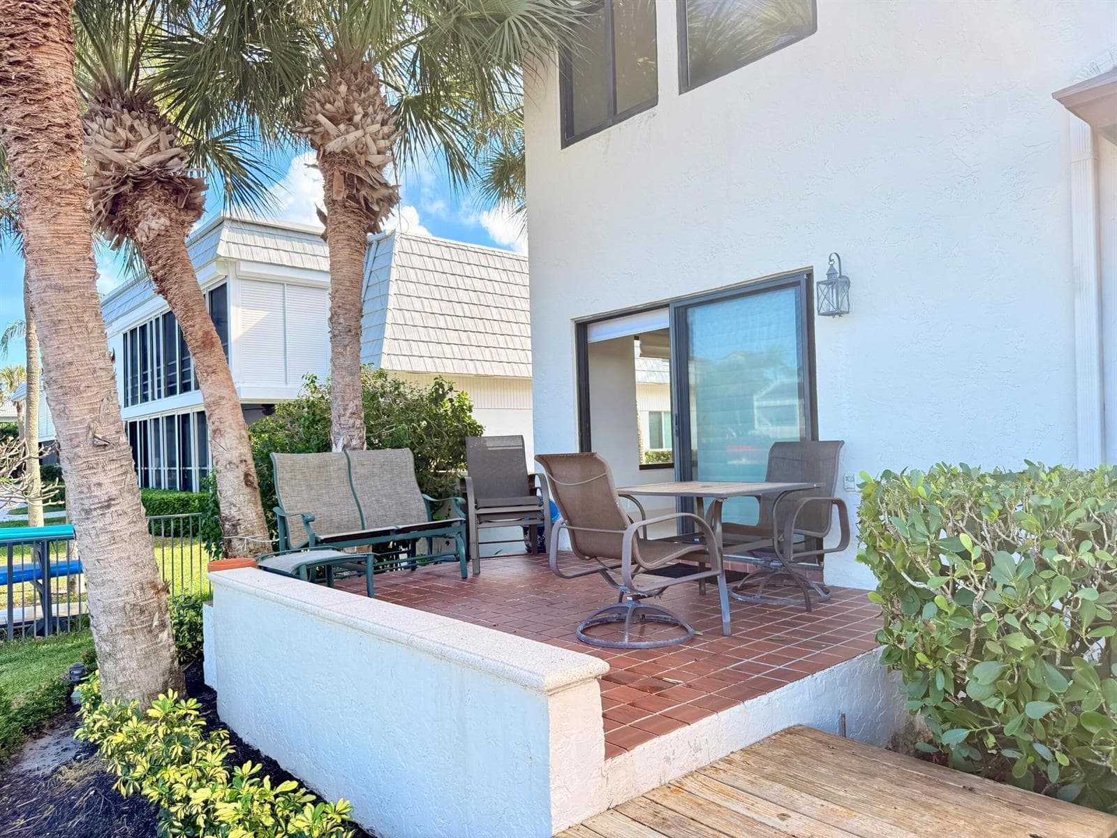 1005 Russell Drive 1 photo 16