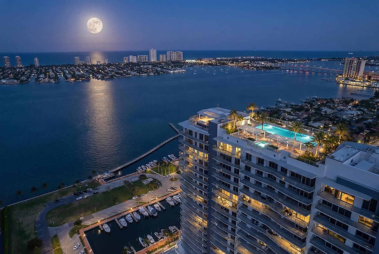 220 Lake Shore Drive 1011 photo 2