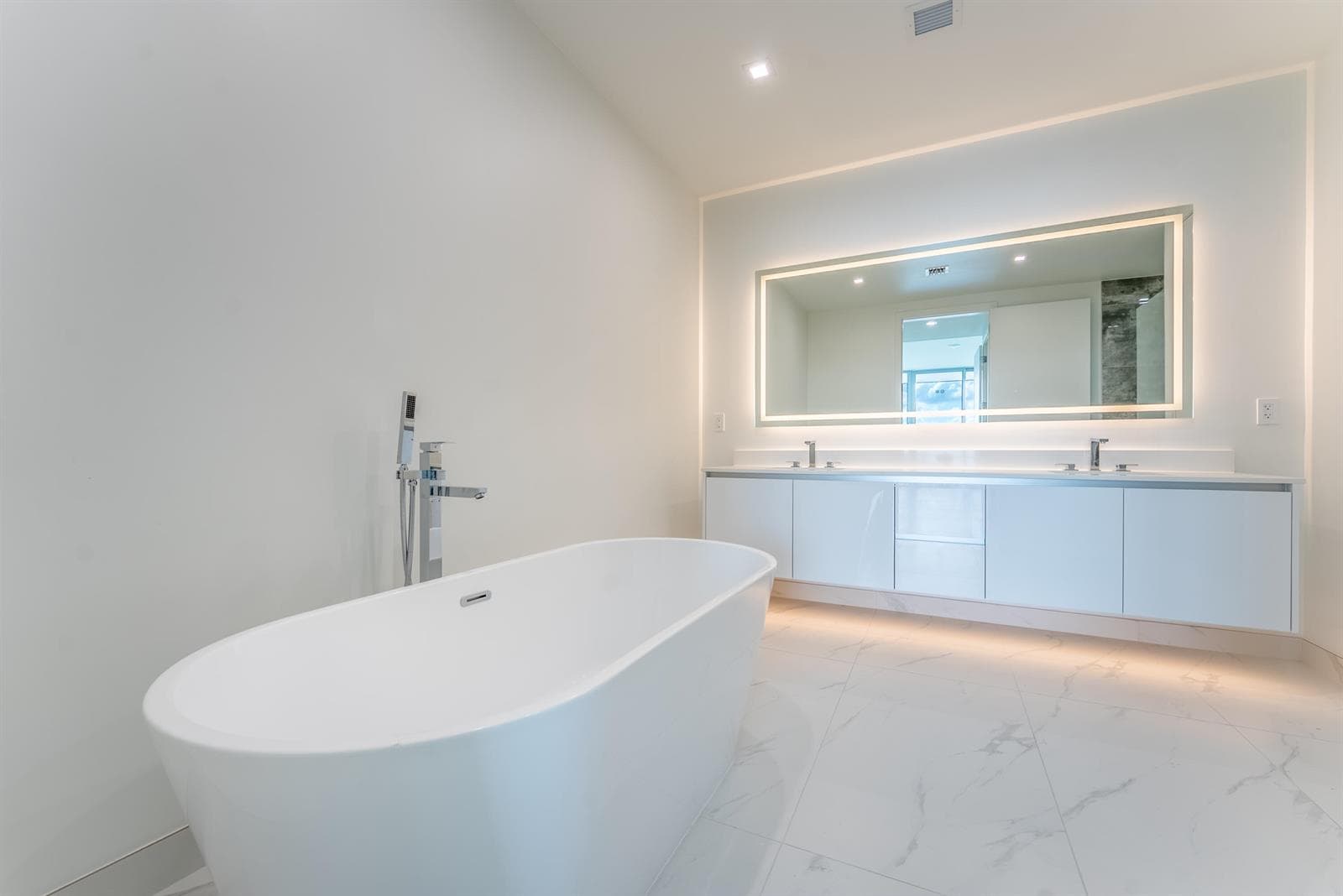 220 Lake Shore Drive 1011 photo 22