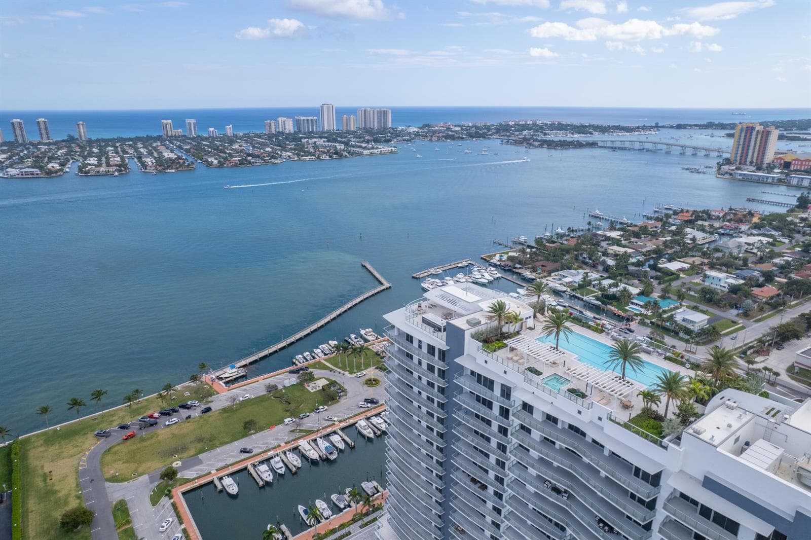 220 Lake Shore Drive 1011 photo 3