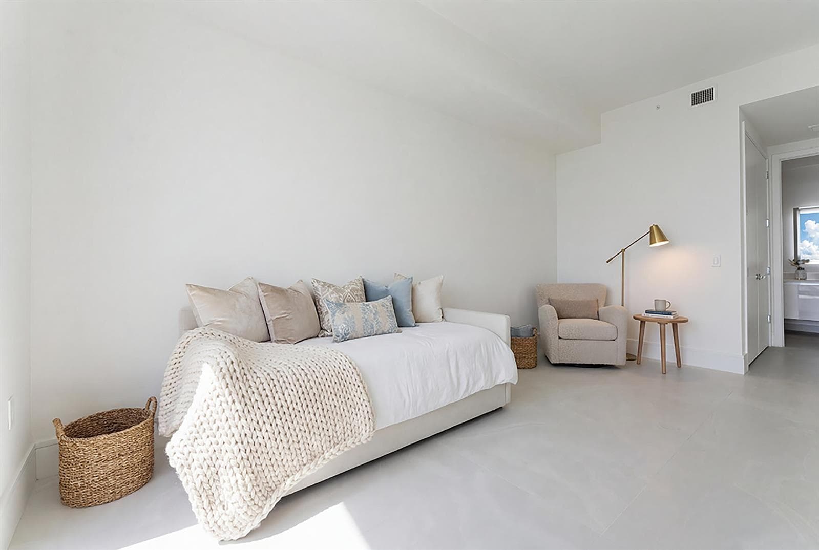 220 Lake Shore Drive 1011 photo 24
