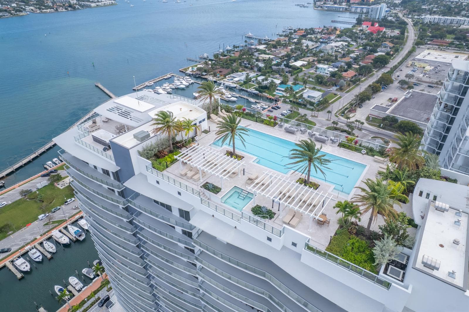 220 Lake Shore Drive 1011 photo 4