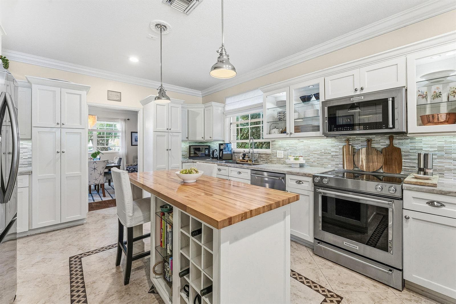 1403 Indian Road E photo 13