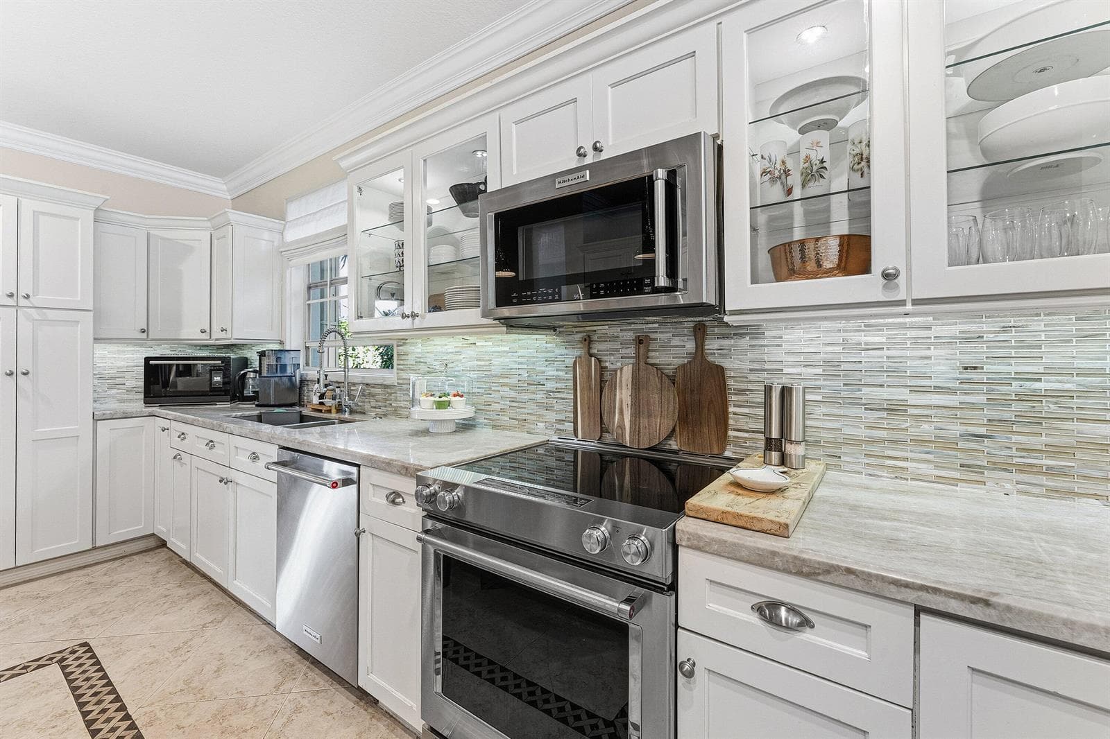 1403 Indian Road E photo 12