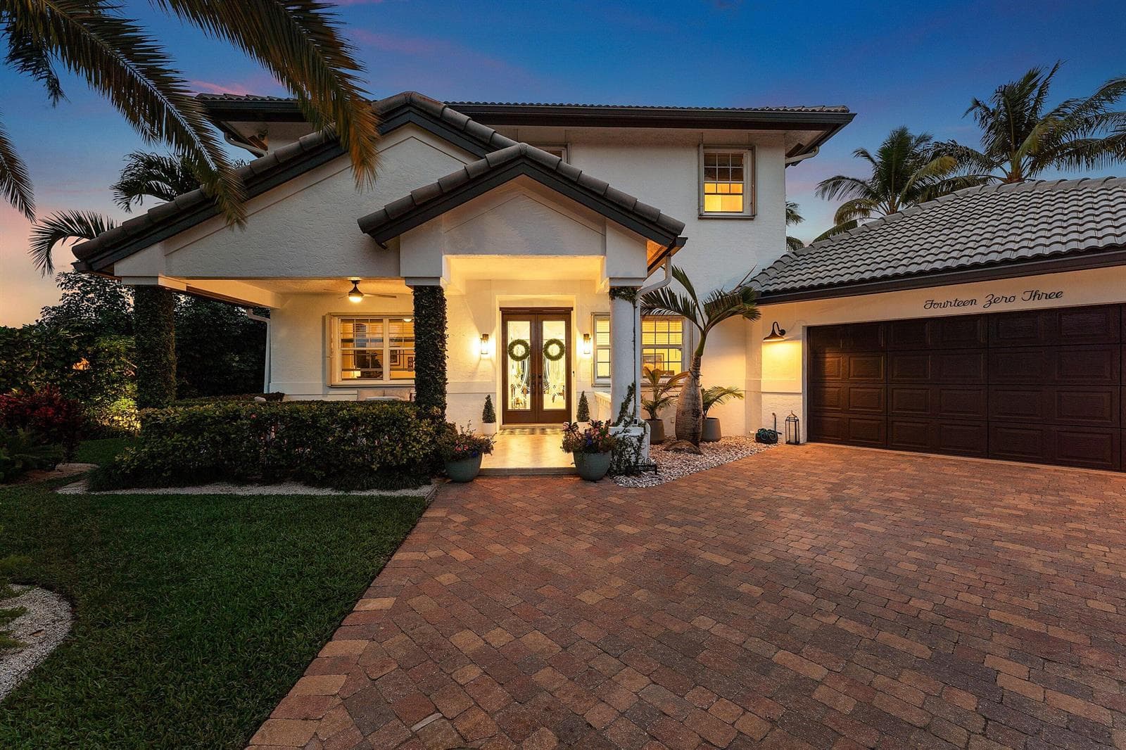 1403 Indian Road E photo 1
