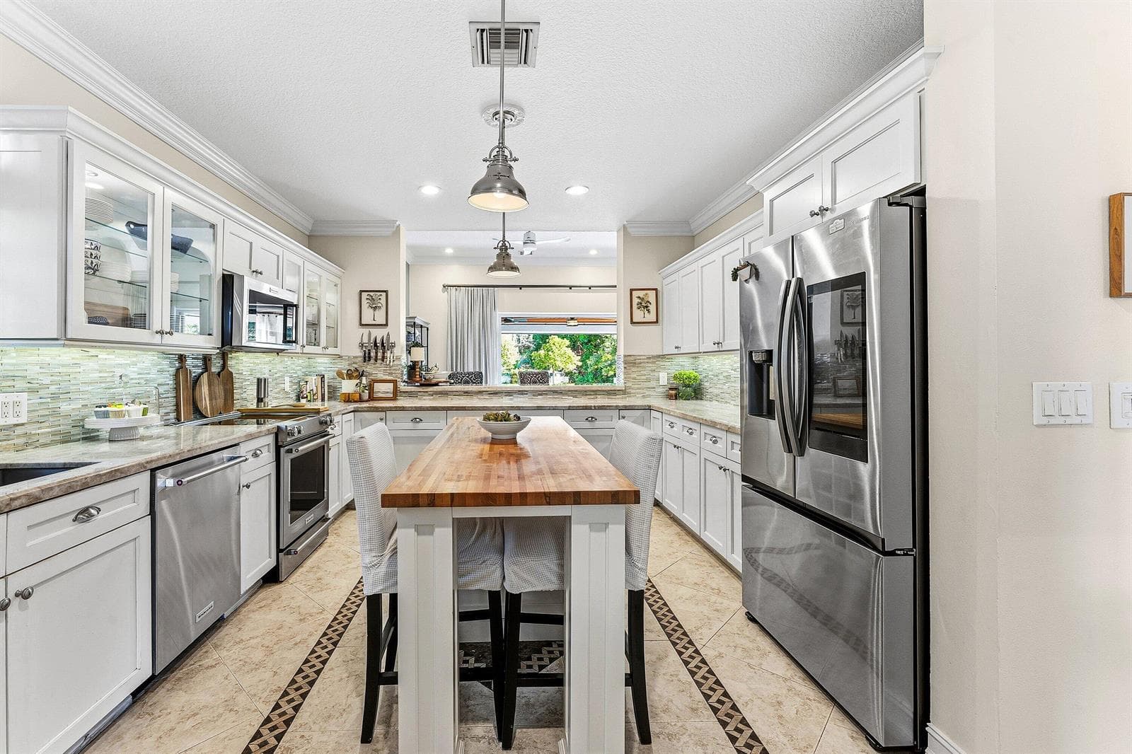 1403 Indian Road E photo 14