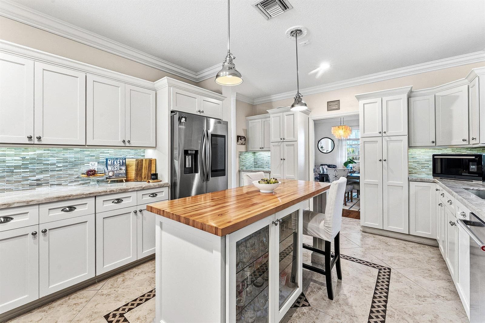 1403 Indian Road E photo 11