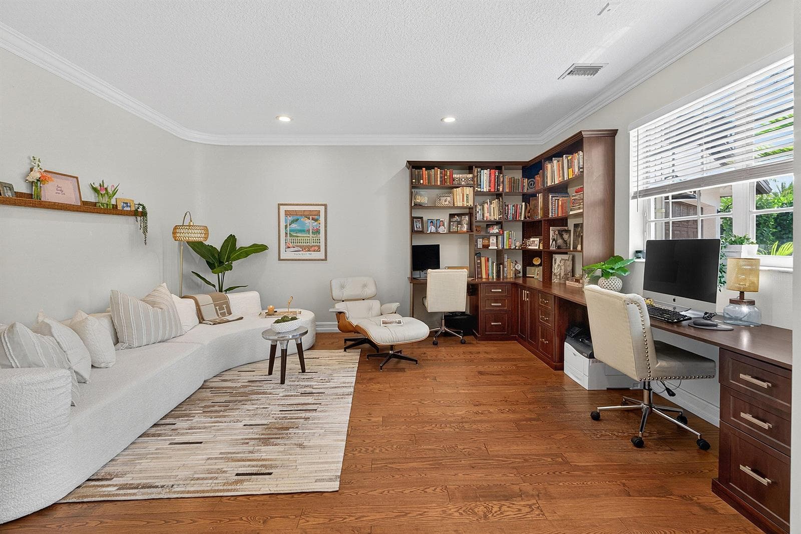 1403 Indian Road E photo 8