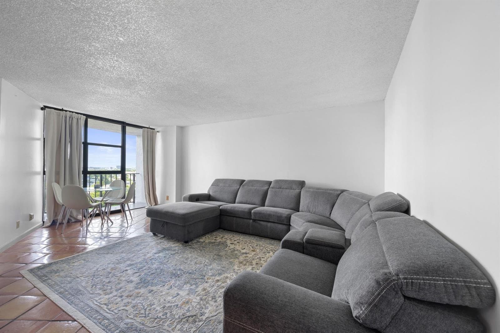 600 Parkview Drive 1111 (PH11) photo 6