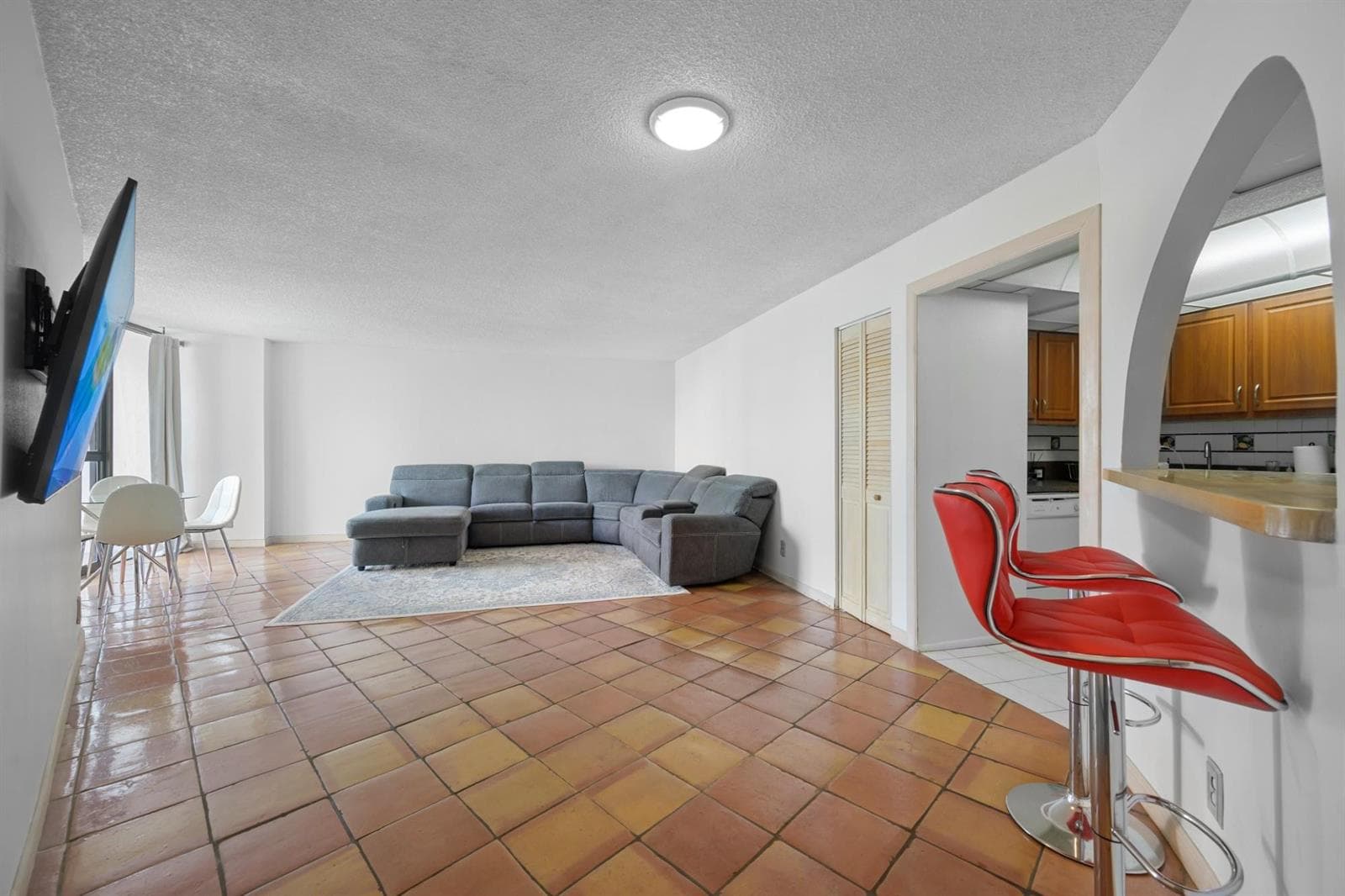 600 Parkview Drive 1111 (PH11) photo 7