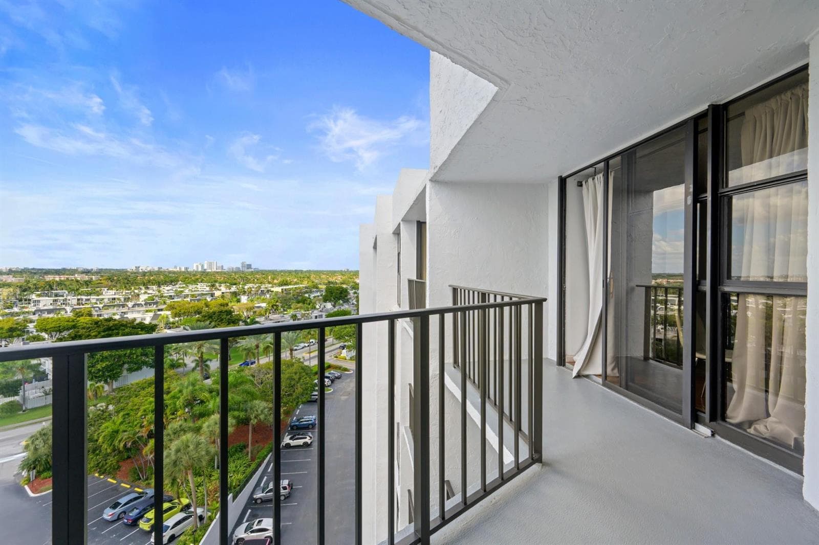 600 Parkview Drive 1111 (PH11) photo 20