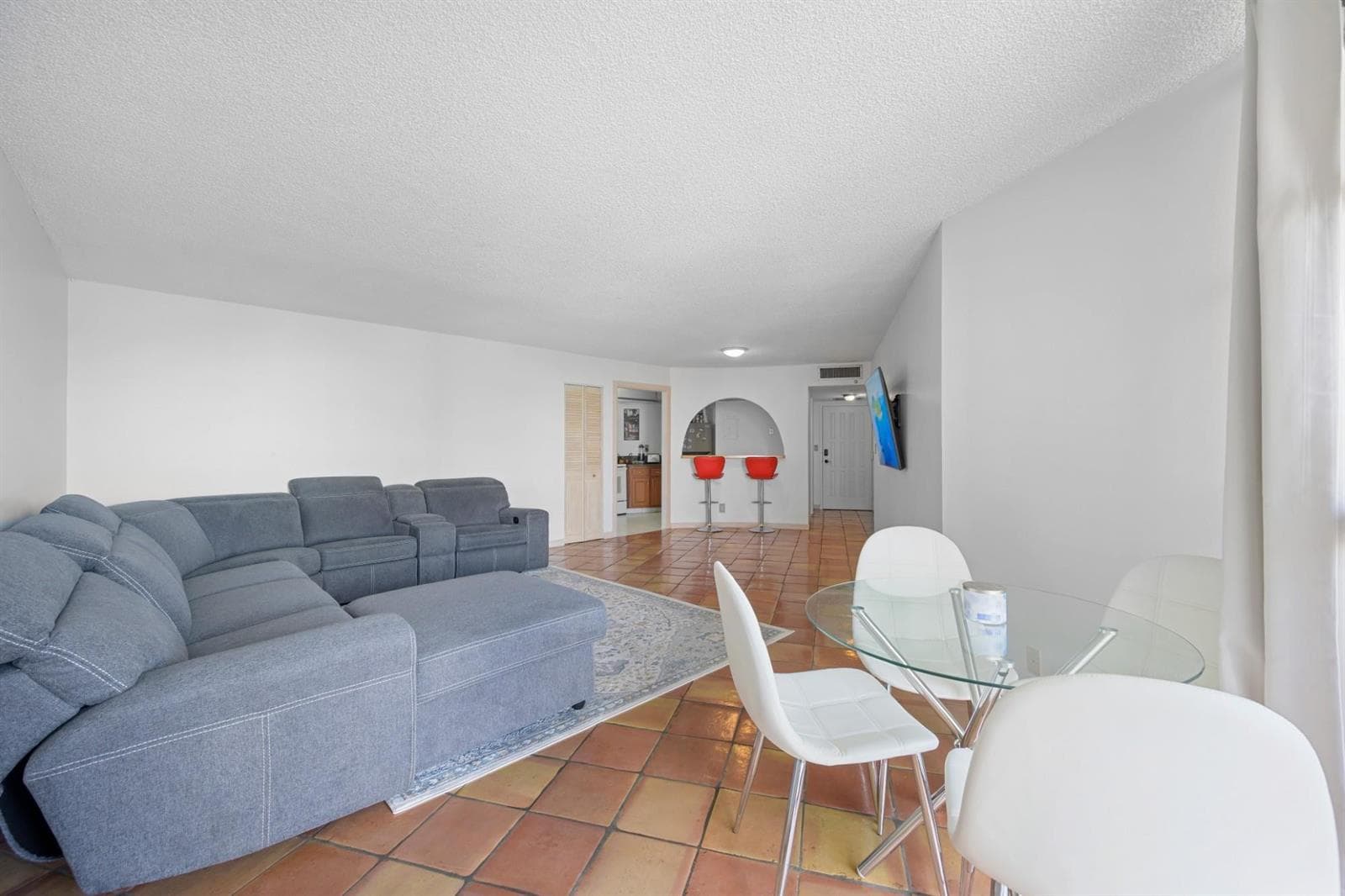600 Parkview Drive 1111 (PH11) photo 8