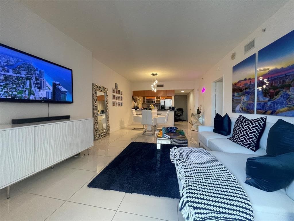 1750 N Bayshore Drive 2106 photo 7