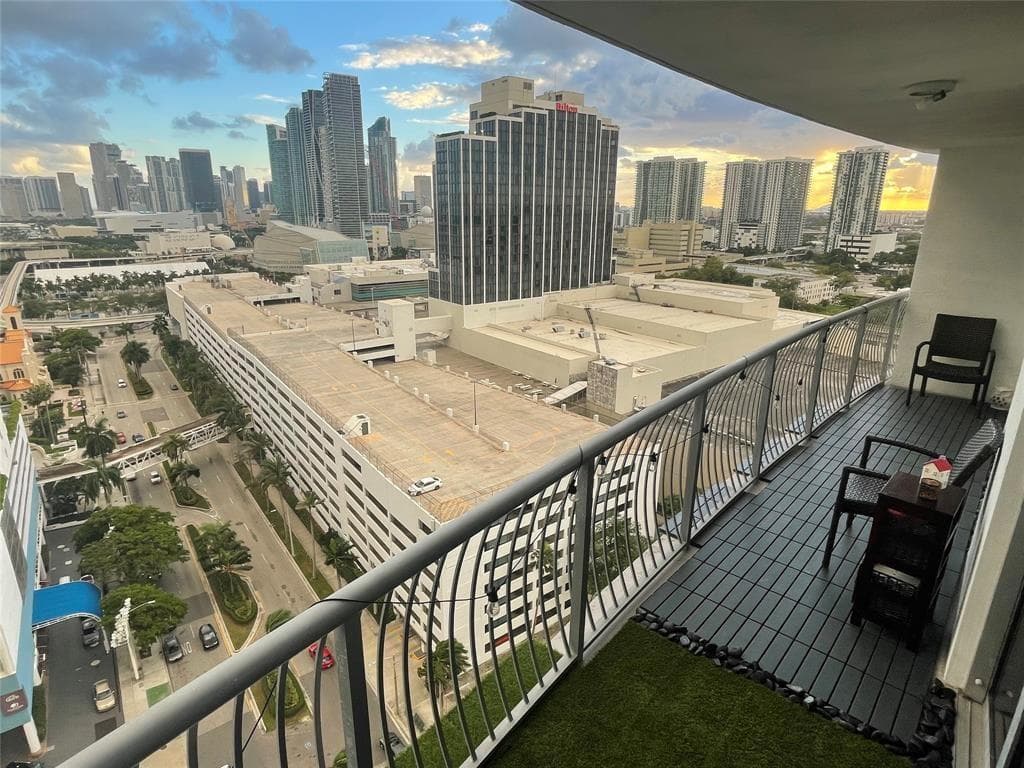 1750 N Bayshore Drive 2106 photo 10