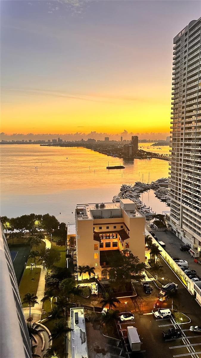 1750 N Bayshore Drive 2106 photo 18