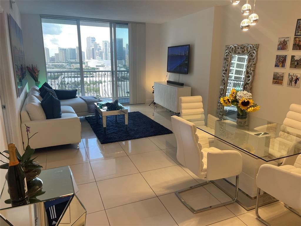 1750 N Bayshore Drive 2106 photo 15