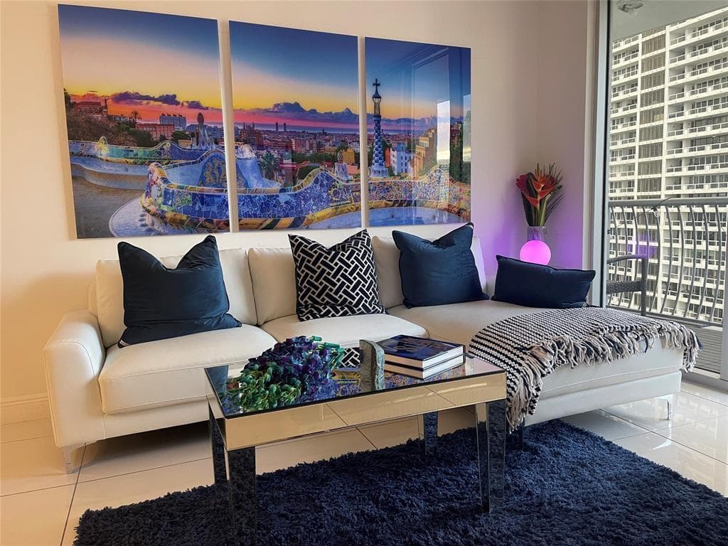 1750 N Bayshore Drive 2106 photo 4