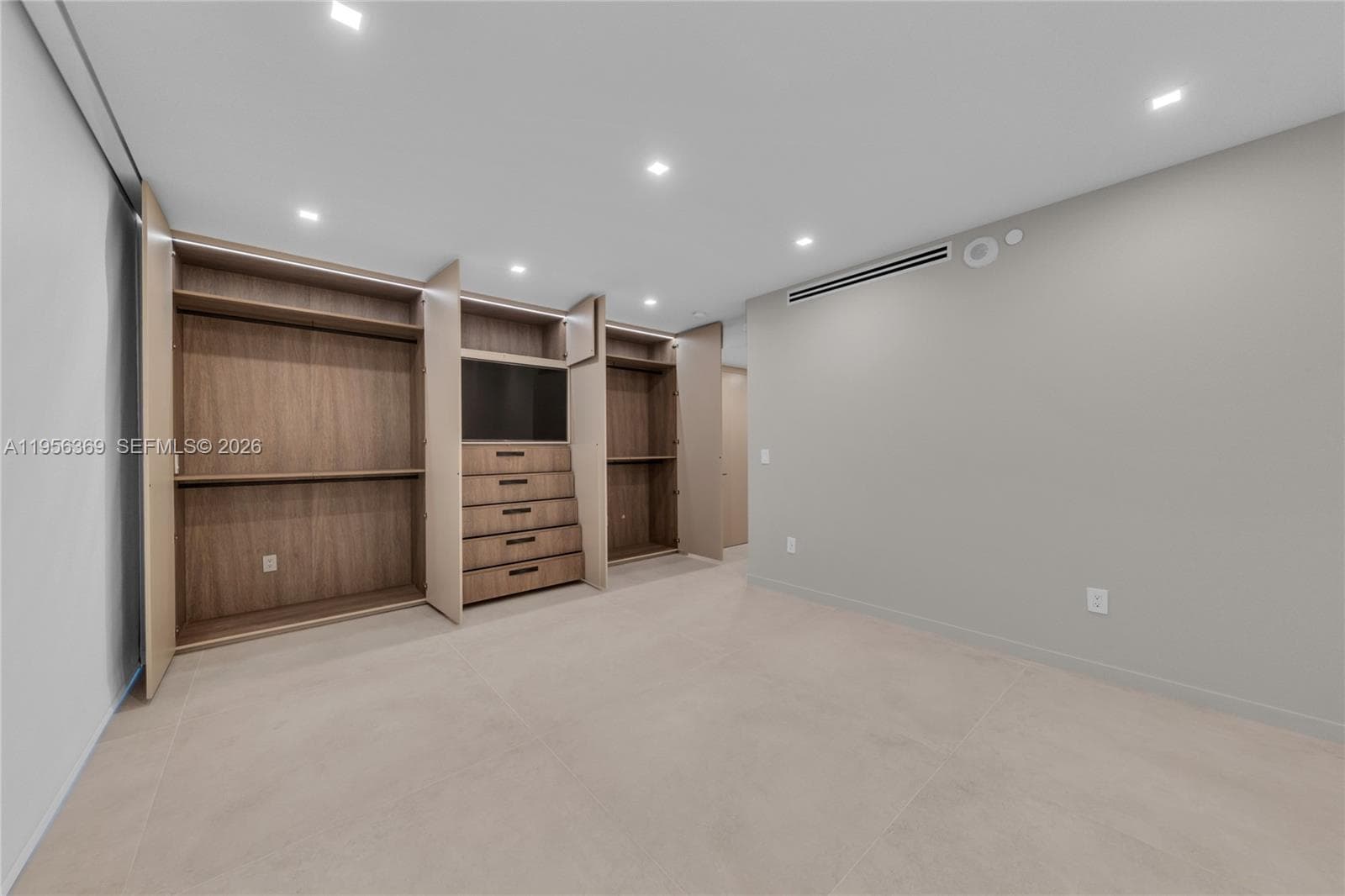 3535 Ocean Dr 1003 photo 23