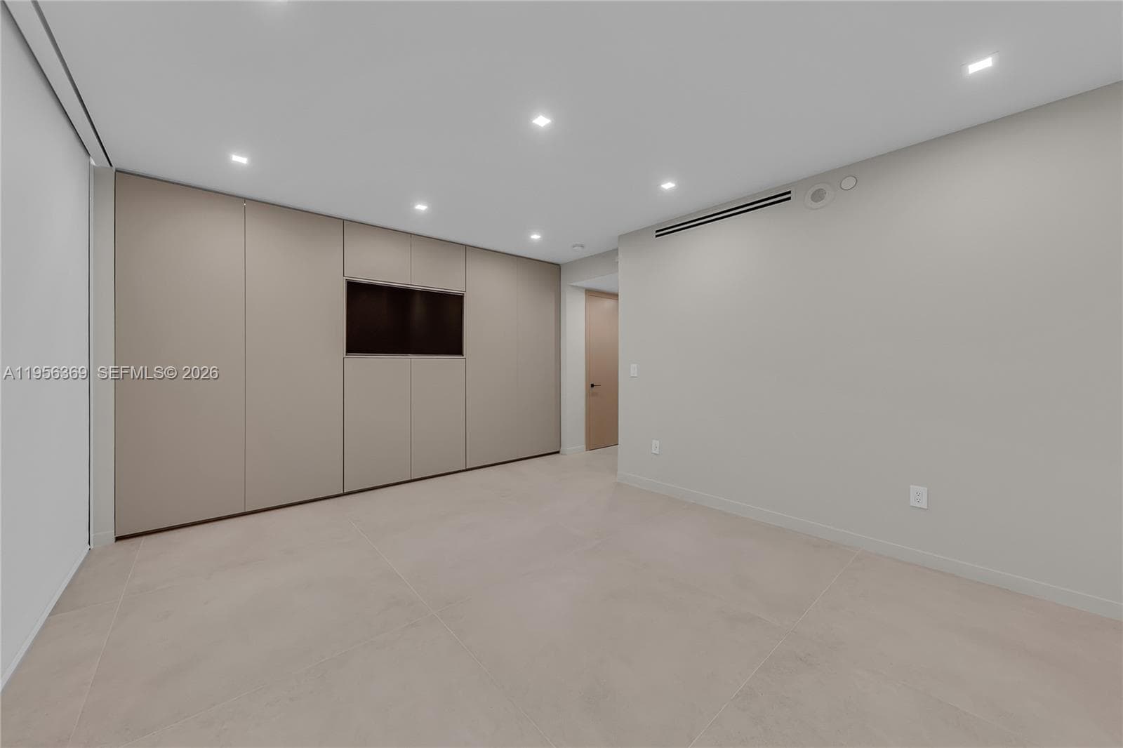 3535 Ocean Dr 1003 photo 22